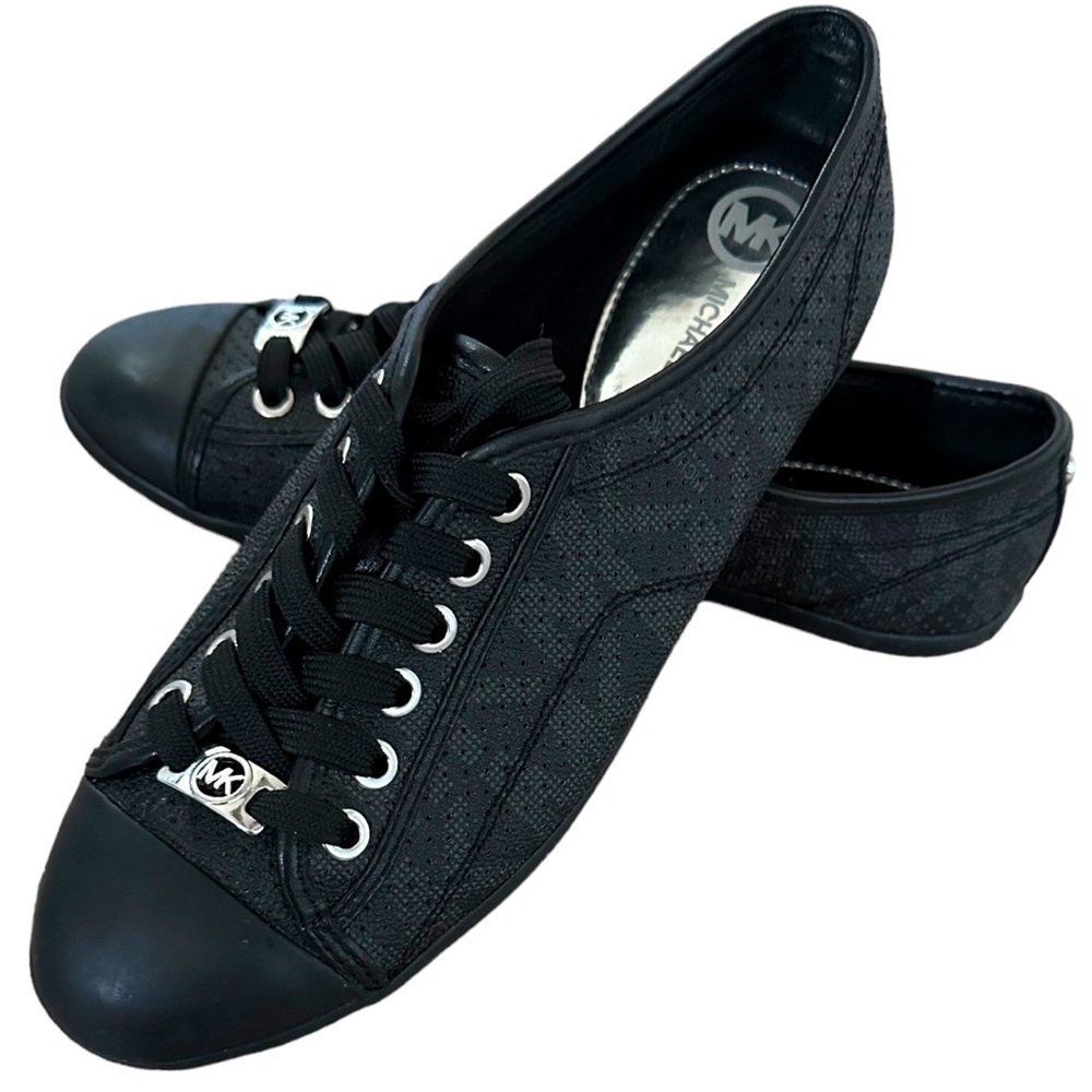Michael Kors Signature Logo Black Silver Low Top Sneakers Tennis Shoes Like New